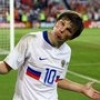 Футболист